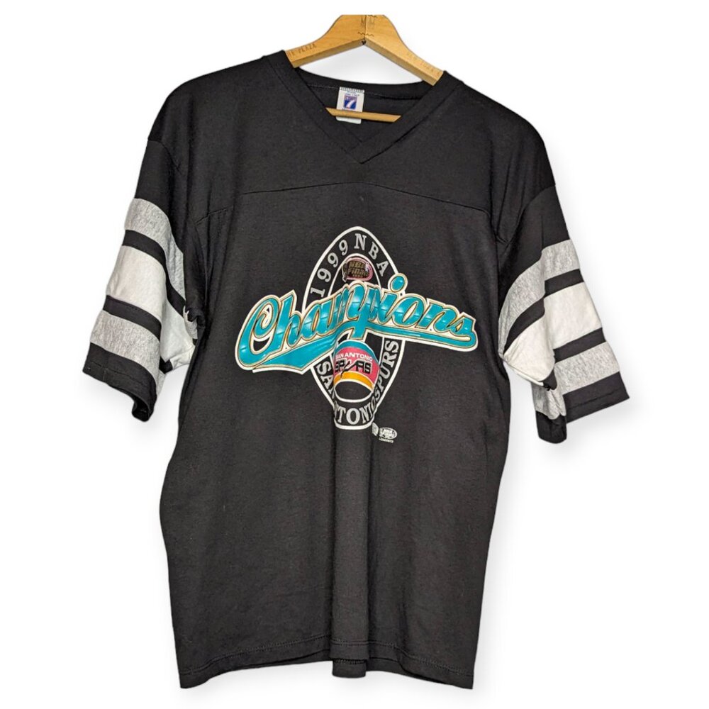 Vintage Logo 7 1999 San Antonio Spurs Champions Short Sleeve Shirt Size Large